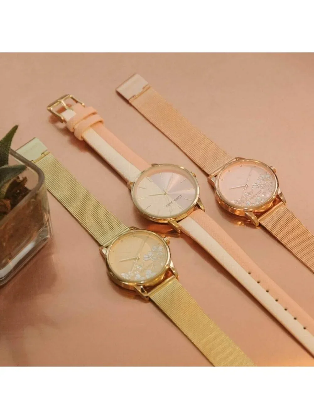 Nine West Women's All Gold Analog Quartz Floral Dial Mesh Round Bracelet Watch